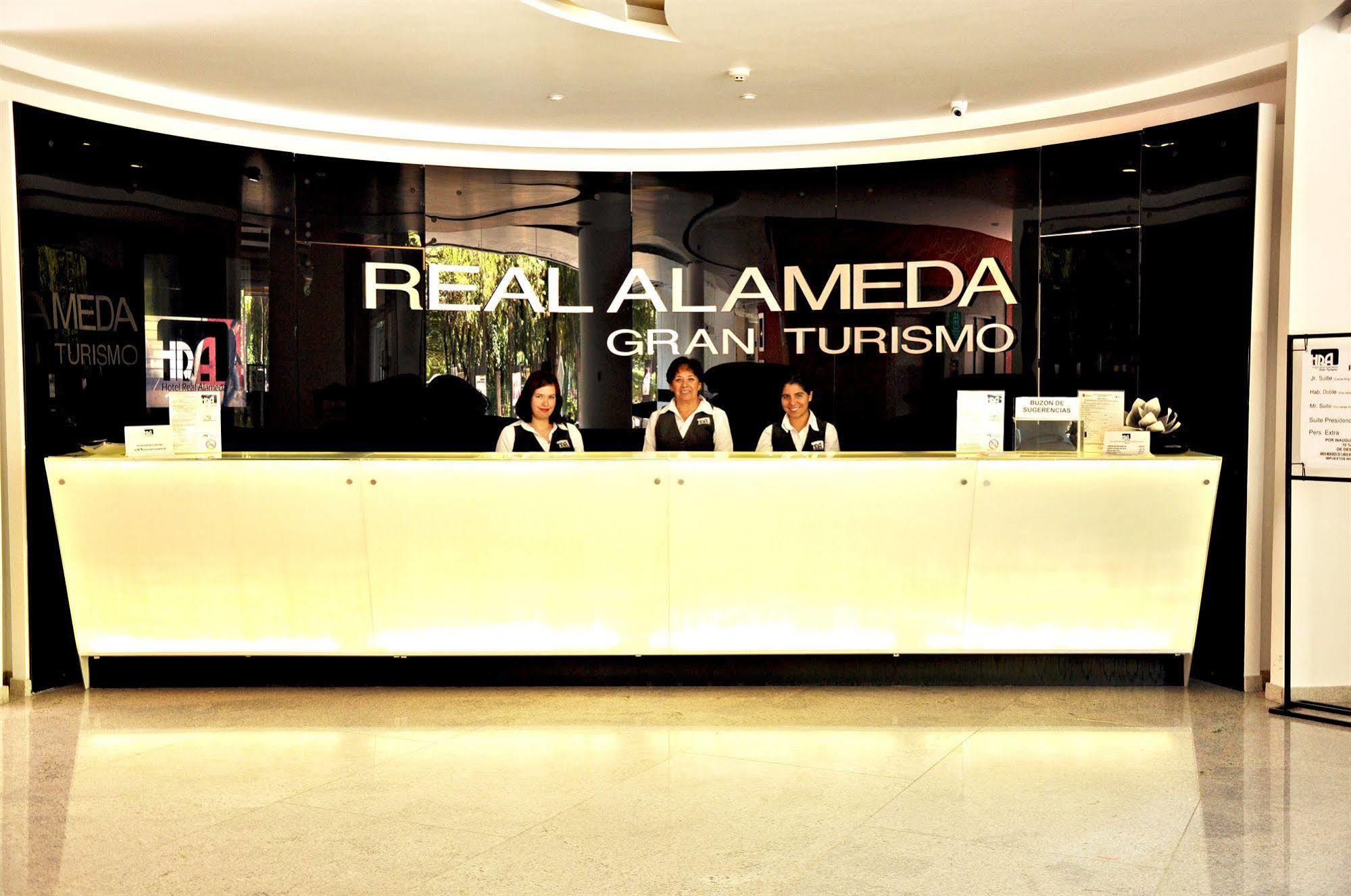 Hotel Real Alameda De Querétaro Buitenkant foto